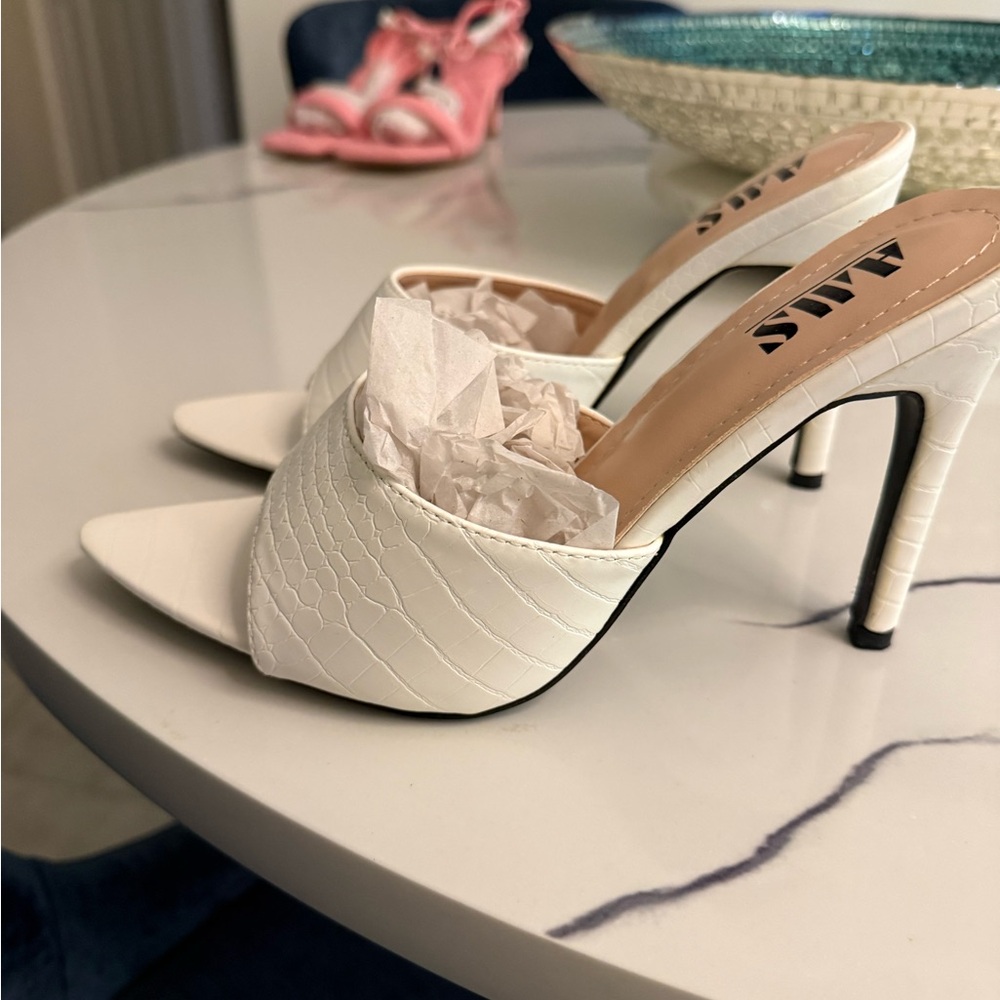 White Croc-Embossed Women's Heels